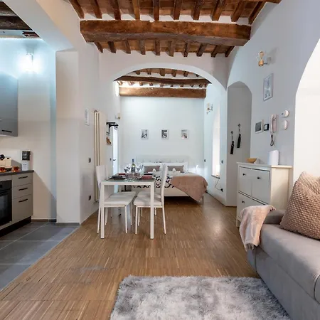 Apartment Lovely Near Palazzo Blu *